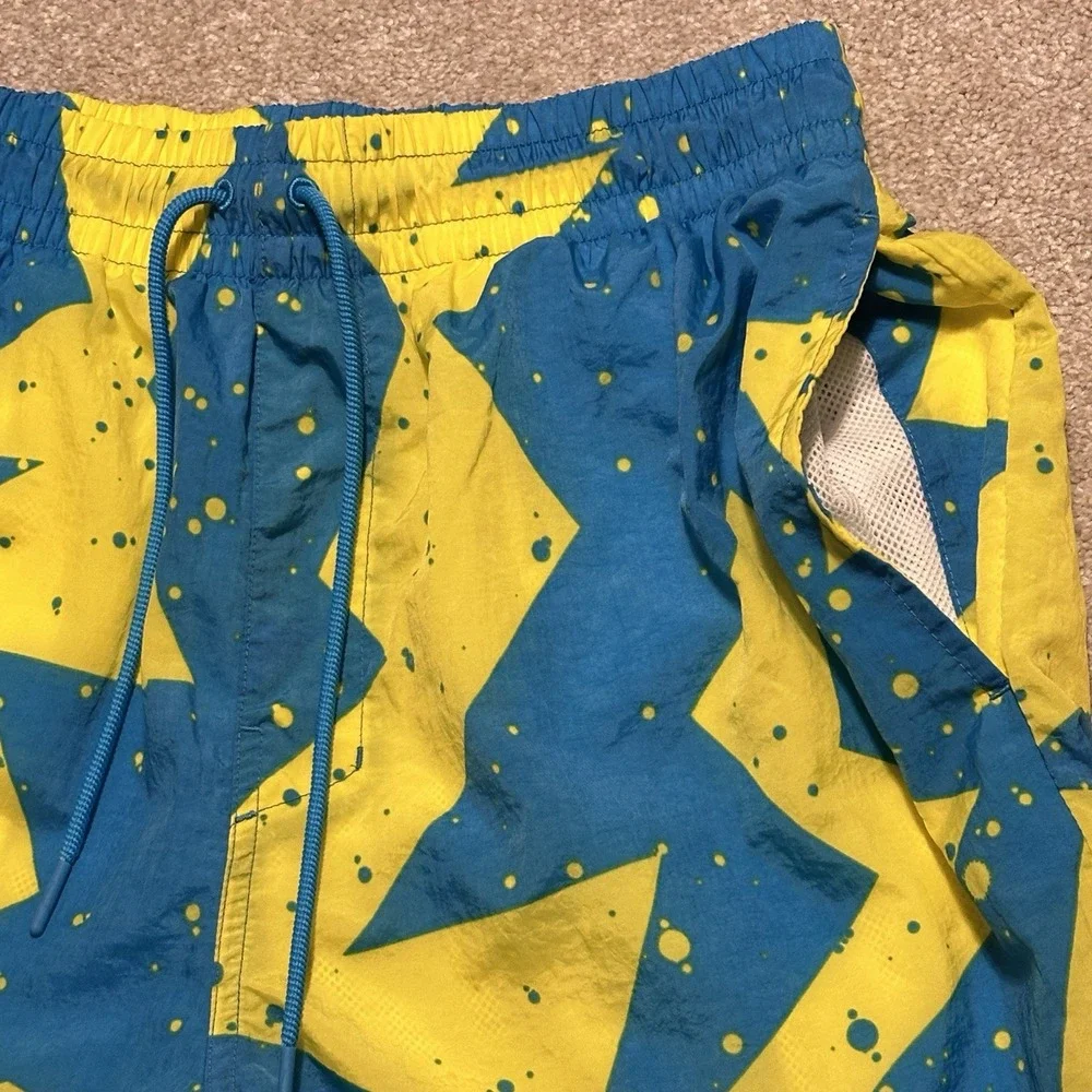 Nike Air Jordan Swim Trunks Size Medium Poolside Shorts Blue Yellow Lined